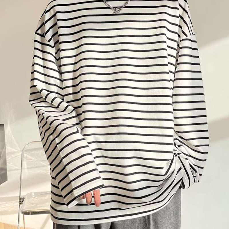 ゆったりシルエットのボーダー長袖カットソー ボーダー服