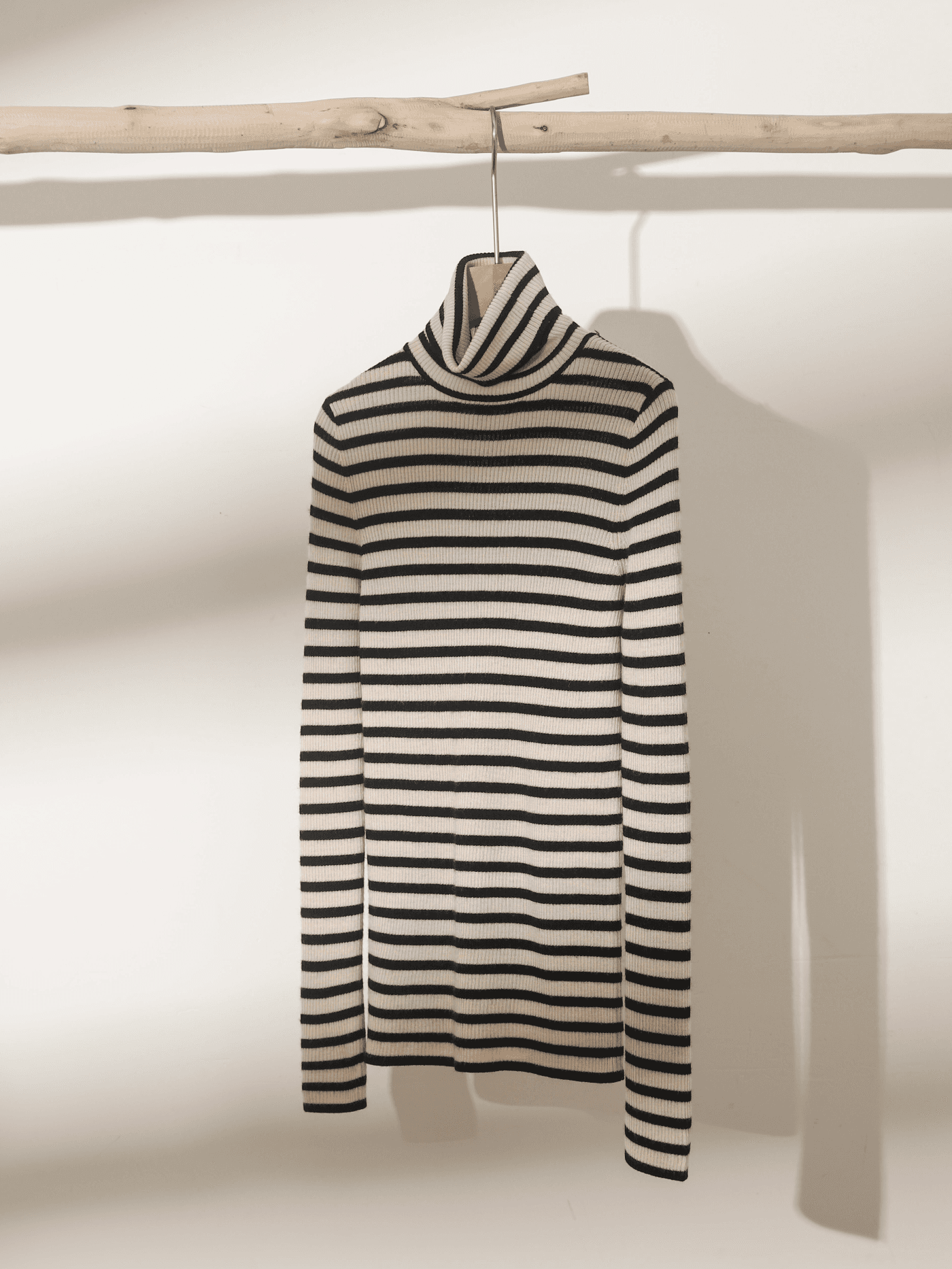 シンプルボーダータートルネックニット ボーダー服