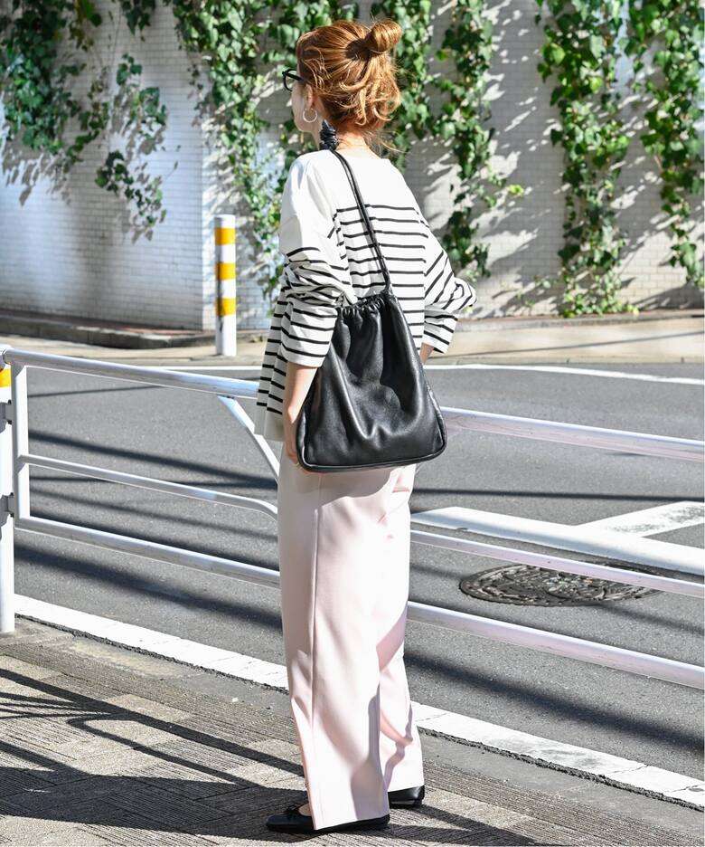 ゆったりシルエットのマリンボーダートップス ボーダー服