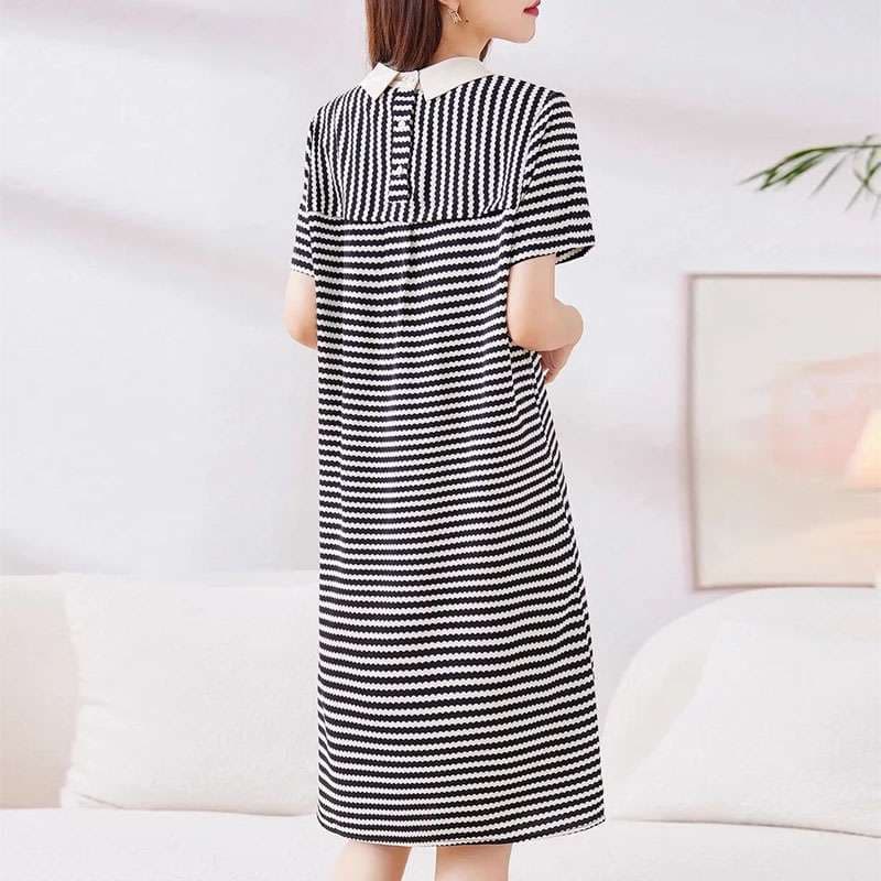 ウェーブストライプ襟付きワンピース ボーダー服