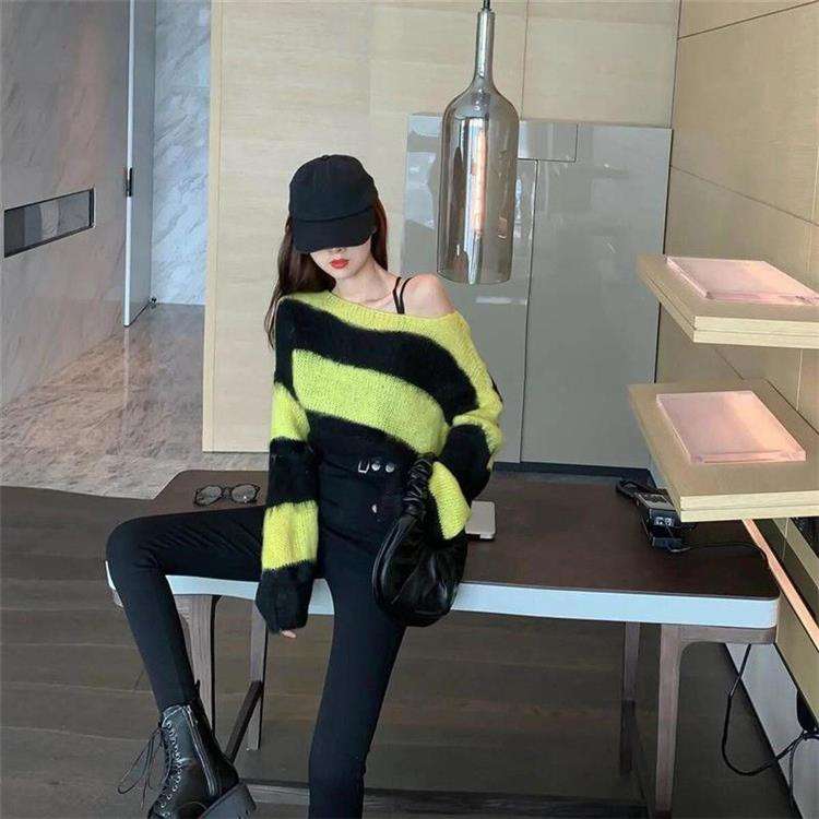 オフショルダーボーダーニットワンピース ボーダー服