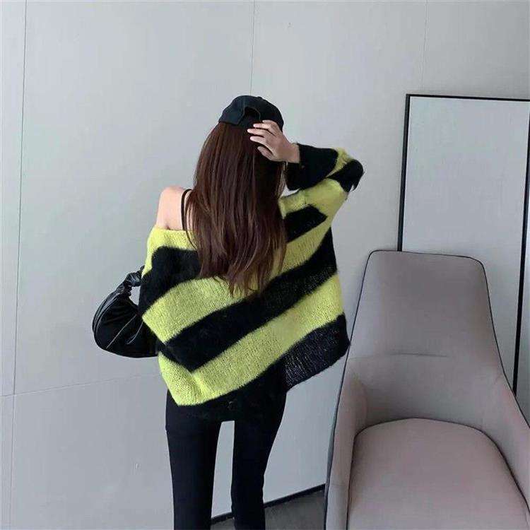 オフショルダーボーダーニットワンピース ボーダー服