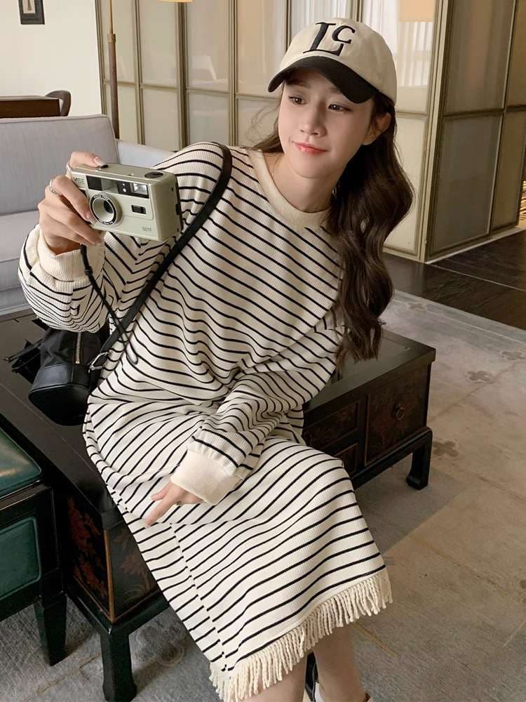 フリンジ付きボーダーニットロングワンピース ボーダー服