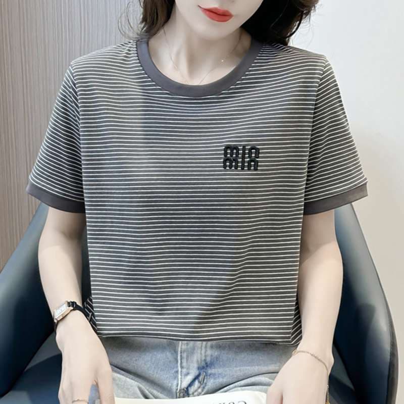 ストライプ柄ゆったりTシャツ ボーダー服
