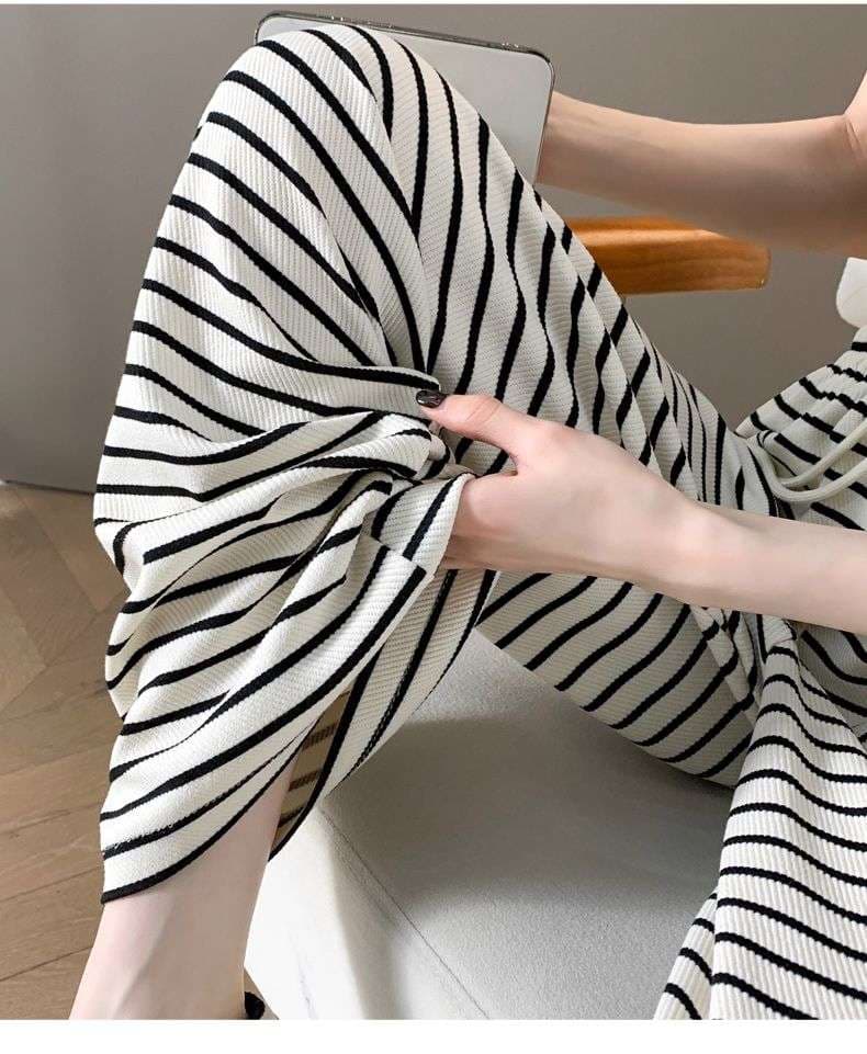 ゆったりストライプワイドパンツ ボーダー服