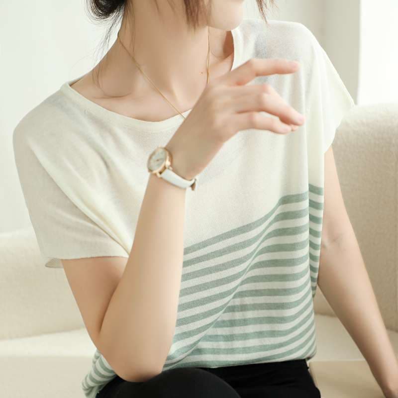ボーダー柄ゆったりTシャツ ボーダー服