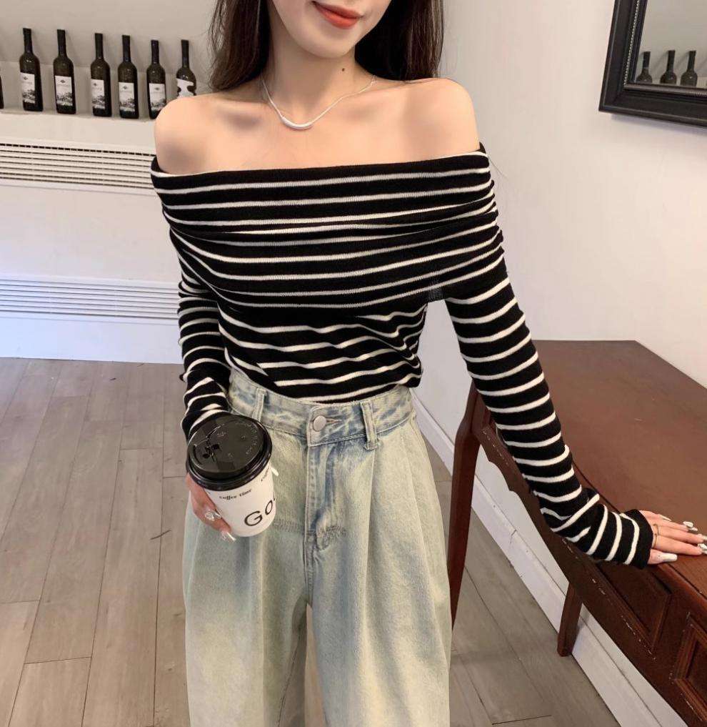 オフショルダーニットボーダーセーター ボーダー服