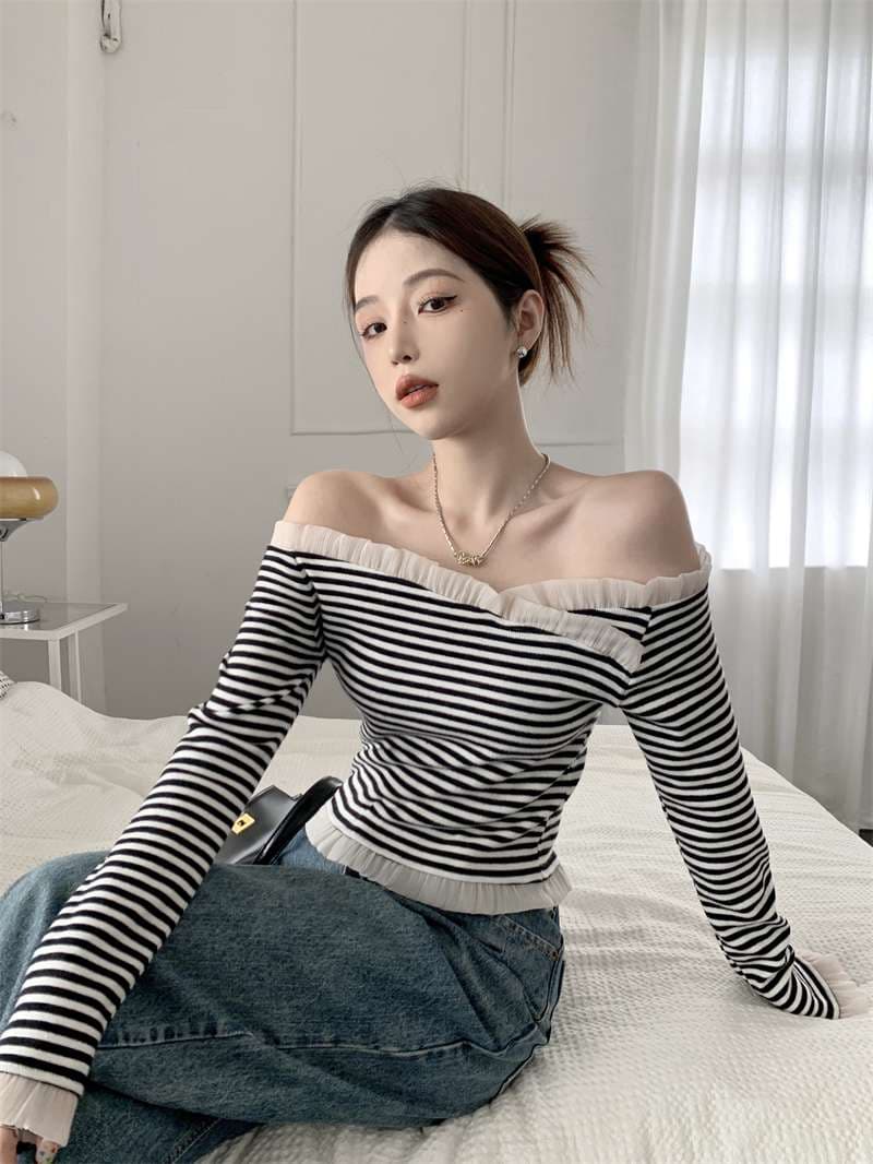 肩開きフリルボーダーニットトップス ボーダー服