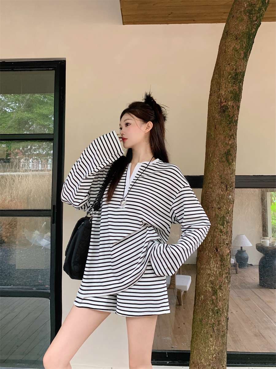 ボーダー柄ゆったりニットセットアップ ボーダー服