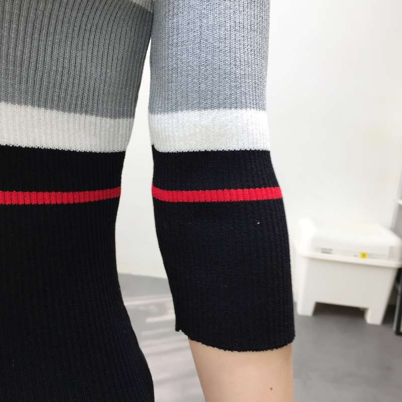 細身シルエットのボーダーニットトップス ボーダー服