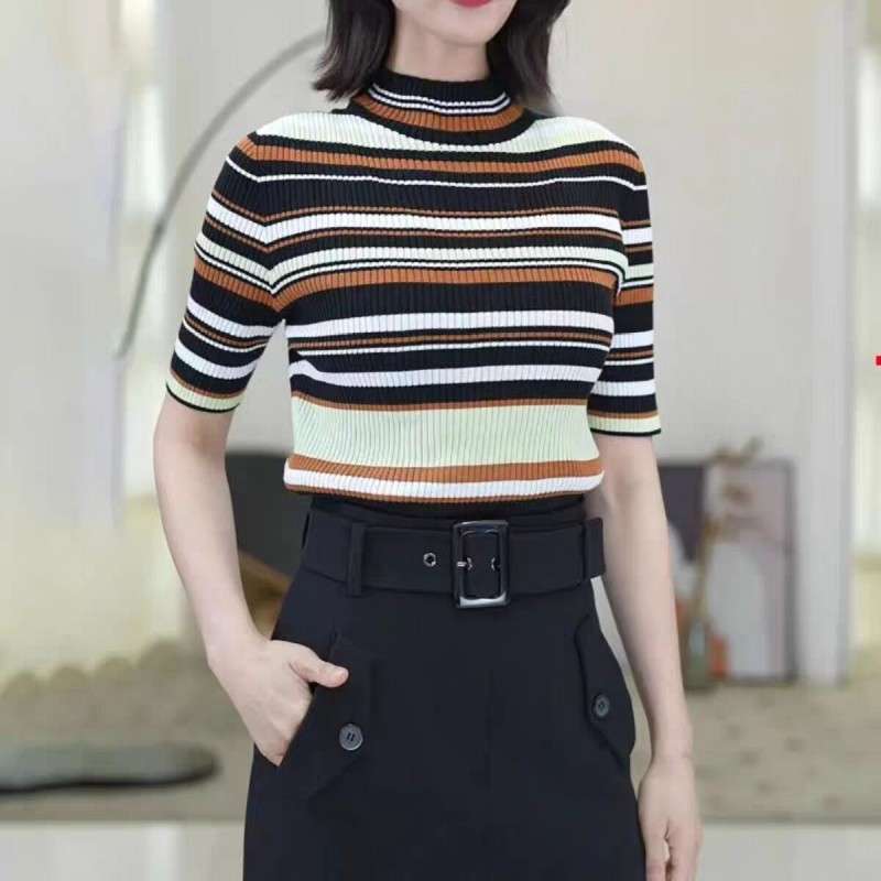 マルチボーダー柄リブ編みハイネックニット ボーダー服