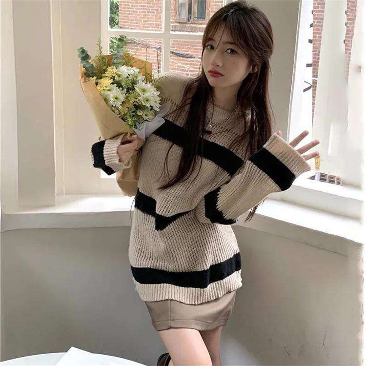 オフショルダーボーダーニットワンピース ボーダー服