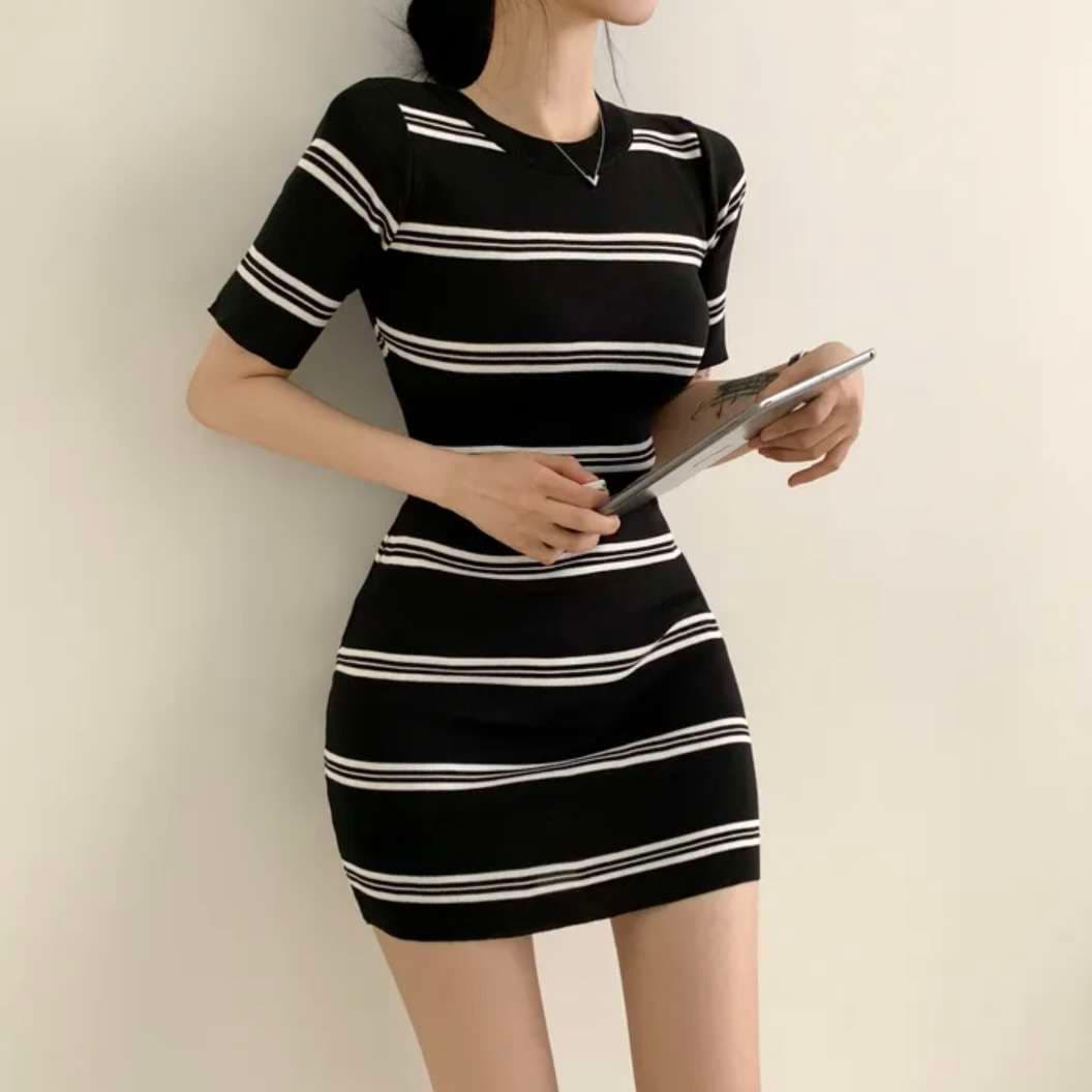 ボーダー柄タイトワンピース ボーダー服