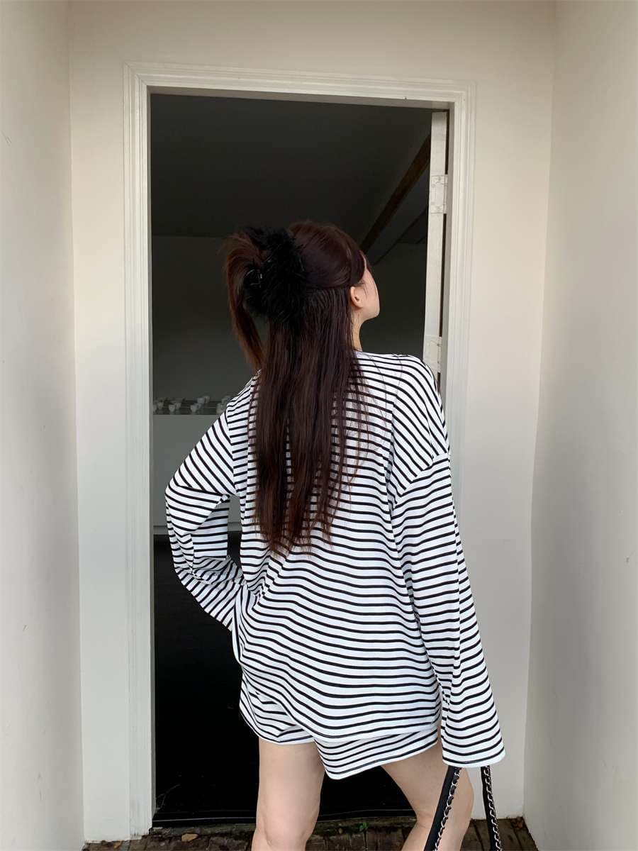 ボーダー柄ゆったりニットセットアップ ボーダー服