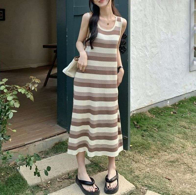 リブ編みストライプノースリーブマキシワンピース ボーダー服