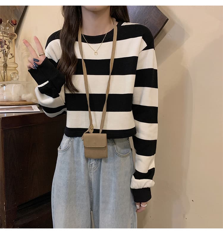 ボーダー服 Tシャツ ボーダー柄 丸首ショート丈Tシャツ長袖レディース