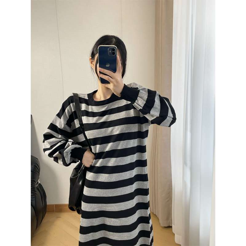 ゆったりボーダーロングワンピース ボーダー服