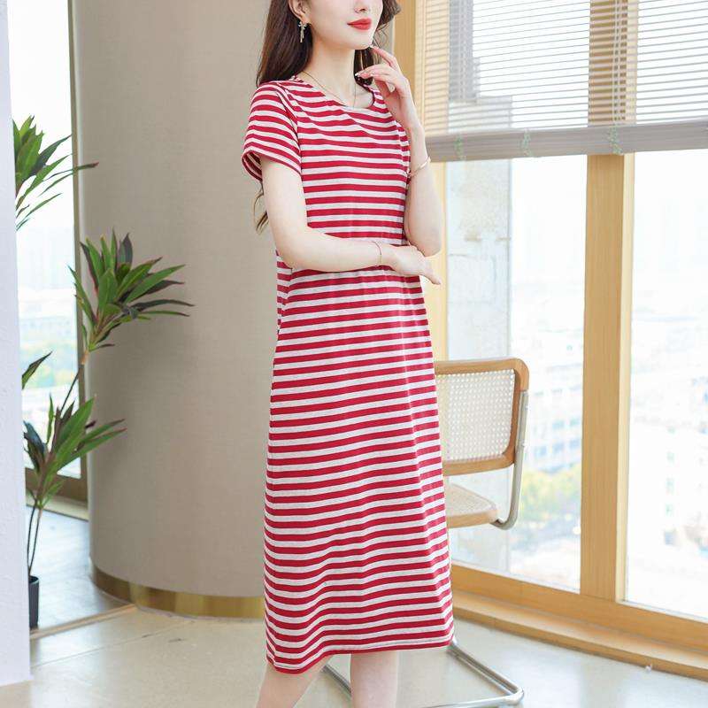 シンプルボーダーのカジュアルワンピース ボーダー服