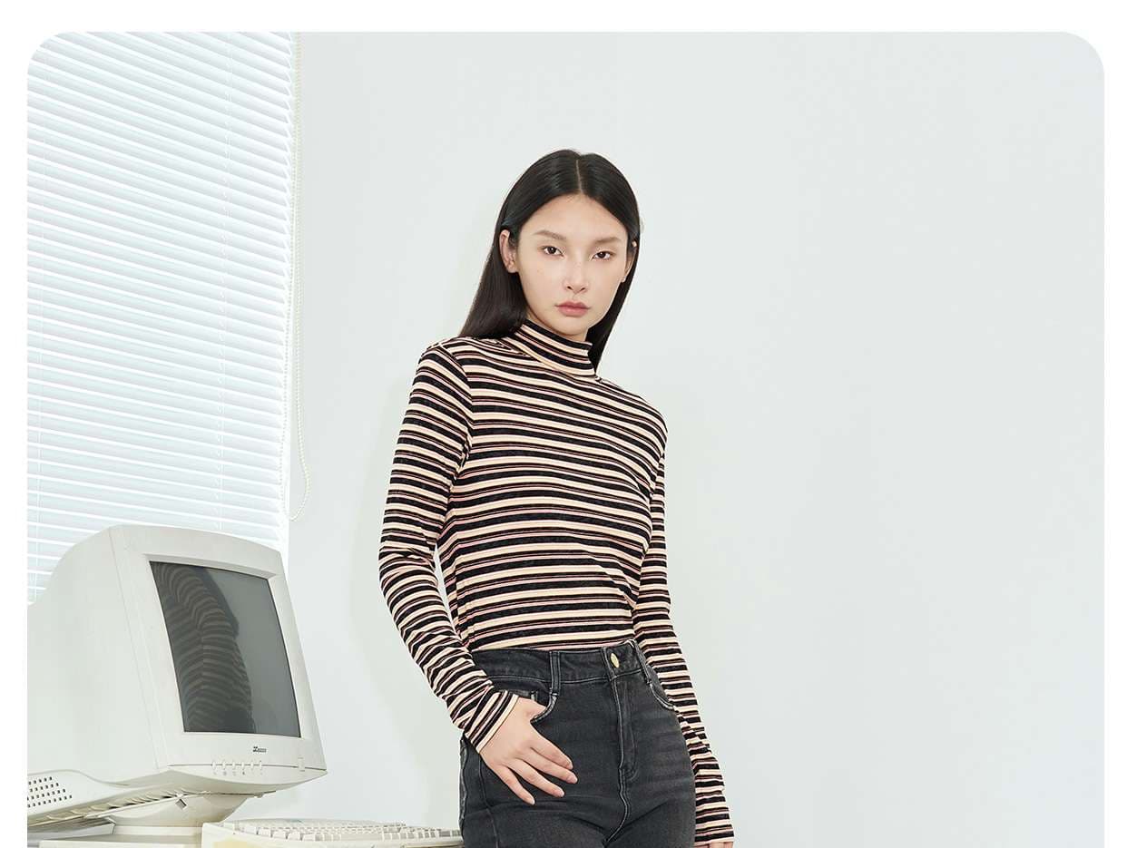 モックネックボーダーリブニット ボーダー服