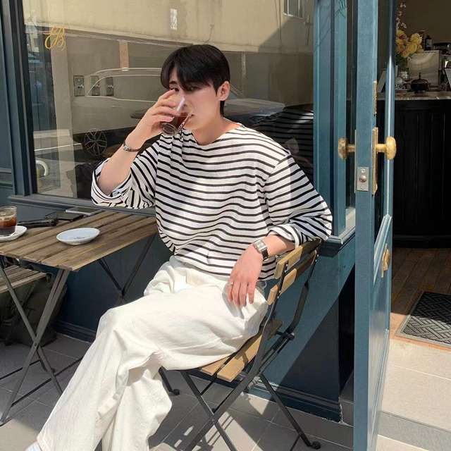 シンプルスタイリッシュ ボーダー長袖Tシャツ ボーダー服
