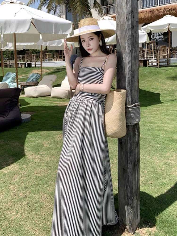 ストライプ柄マキシ丈サマーワンピース ボーダー服