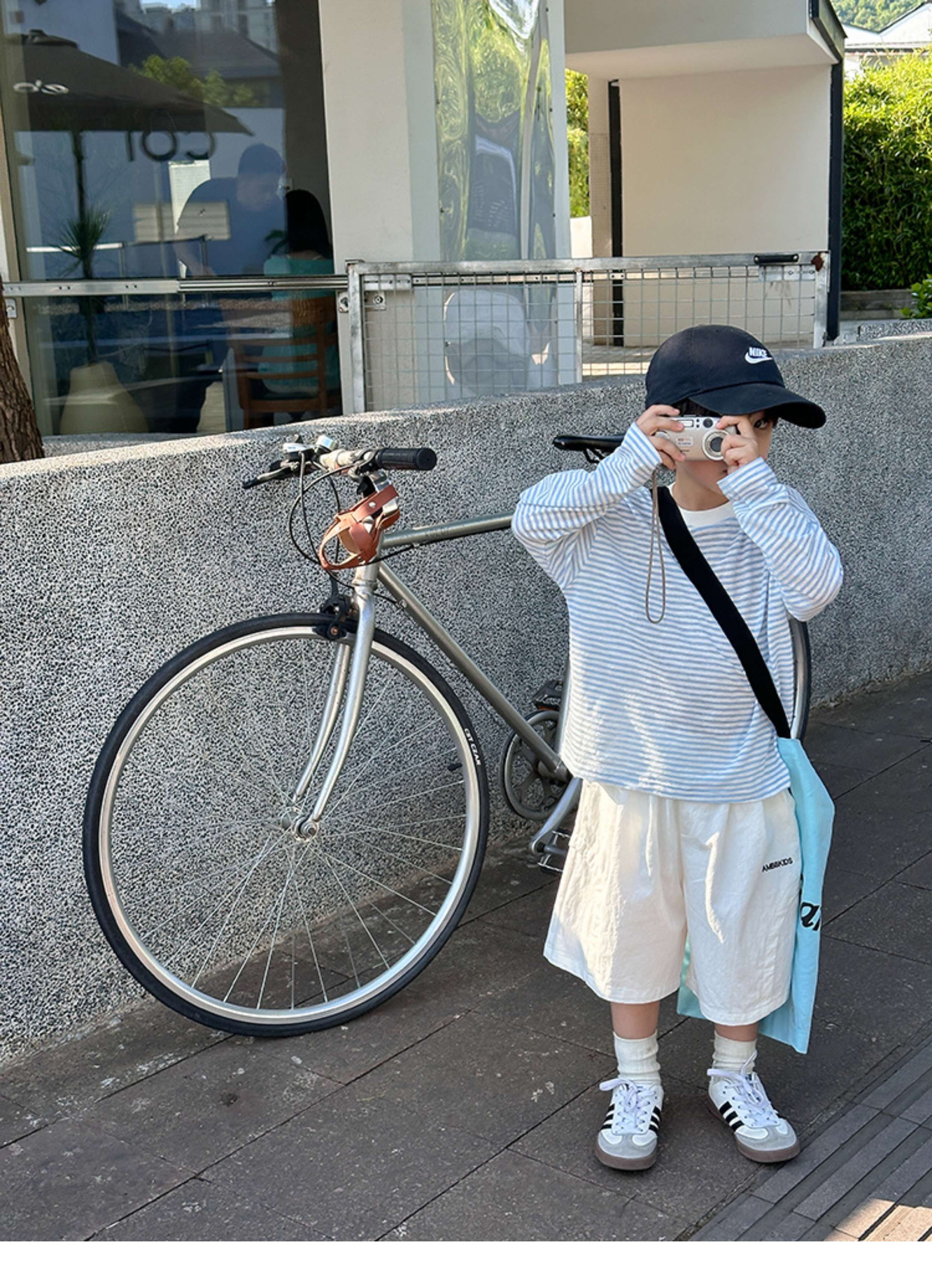 ゆったりシルエットのボーダー長袖Tシャツ ボーダー服