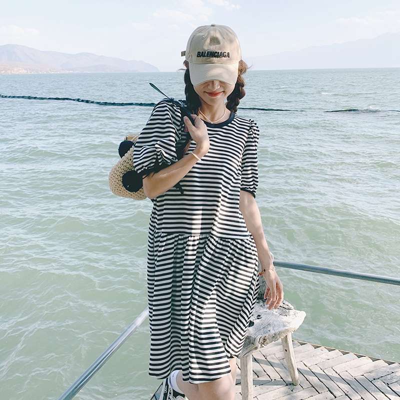 涼やかストライプ柄ティアードワンピース ボーダー服