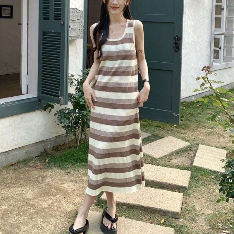 リブ編みストライプノースリーブマキシワンピース ボーダー服