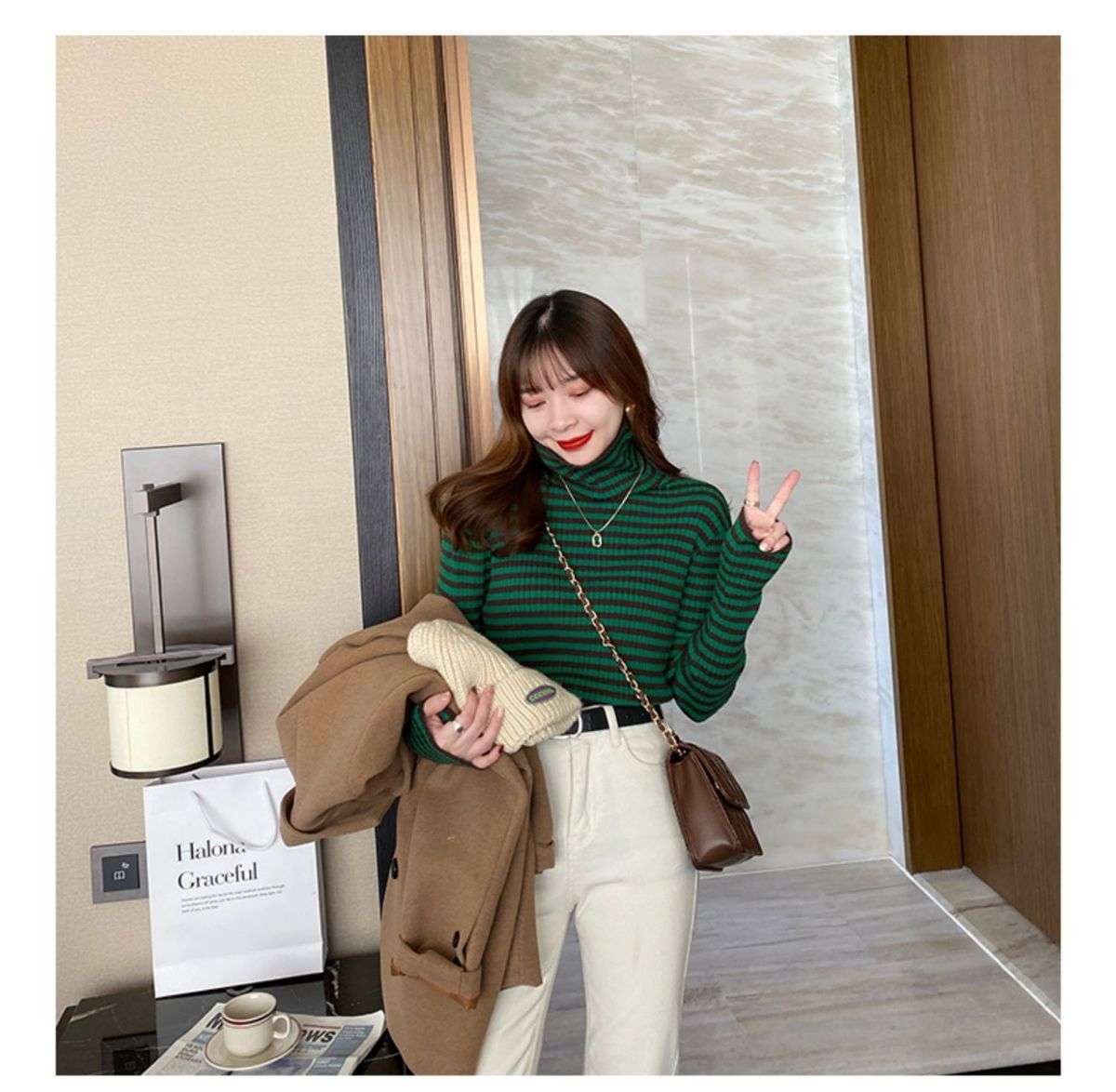 リブ編みボーダータートルネックセーター ボーダー服