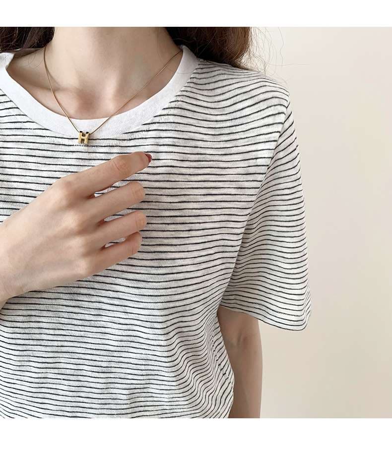 シンプル細ボーダークルーネックTシャツ ボーダー服