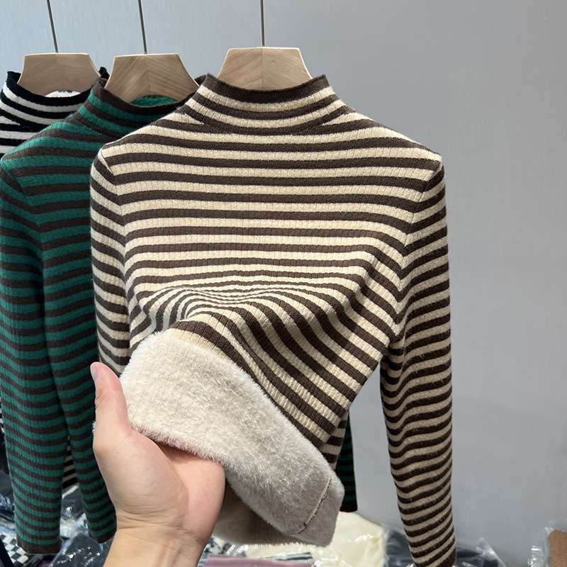 ボーダー柄ふわもこ裾タートルネックセーター ボーダー服