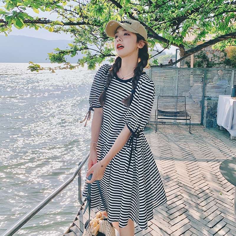 涼やかストライプ柄ティアードワンピース ボーダー服
