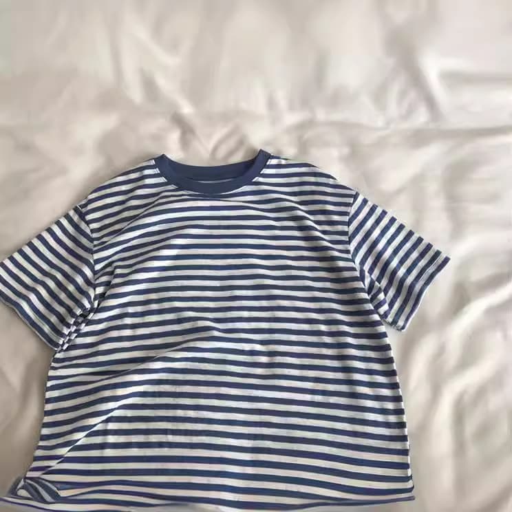 ボーダー服 シンプル爽やか 細ボーダークルーネック