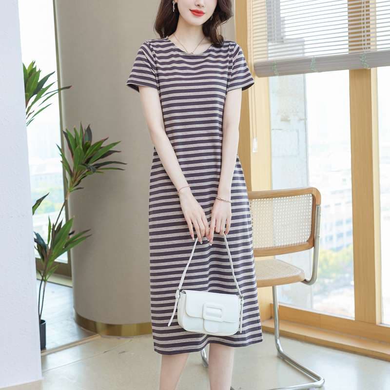 シンプルボーダーのカジュアルワンピース ボーダー服