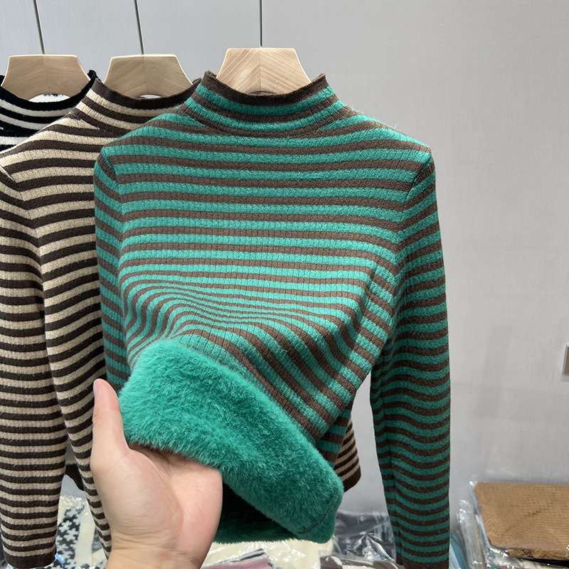 ボーダー柄ふわもこ裾タートルネックセーター ボーダー服