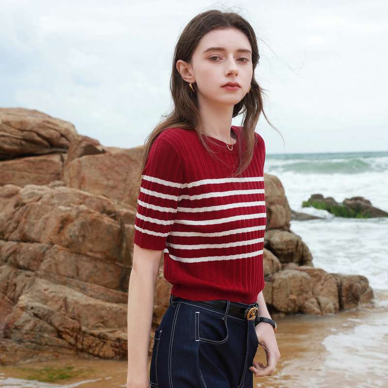 ボーダー柄ショート丈ニットトップス ボーダー服