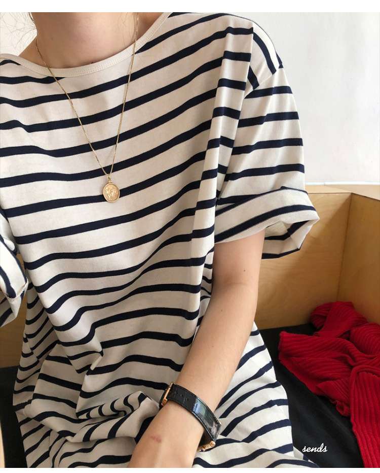 ゆったりシルエットのボーダーマキシワンピース ボーダー服