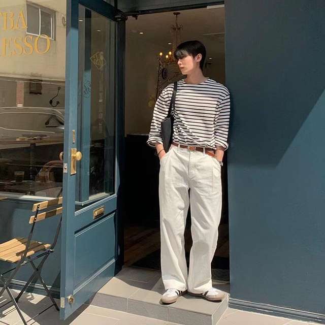 シンプルスタイリッシュ ボーダー長袖Tシャツ ボーダー服