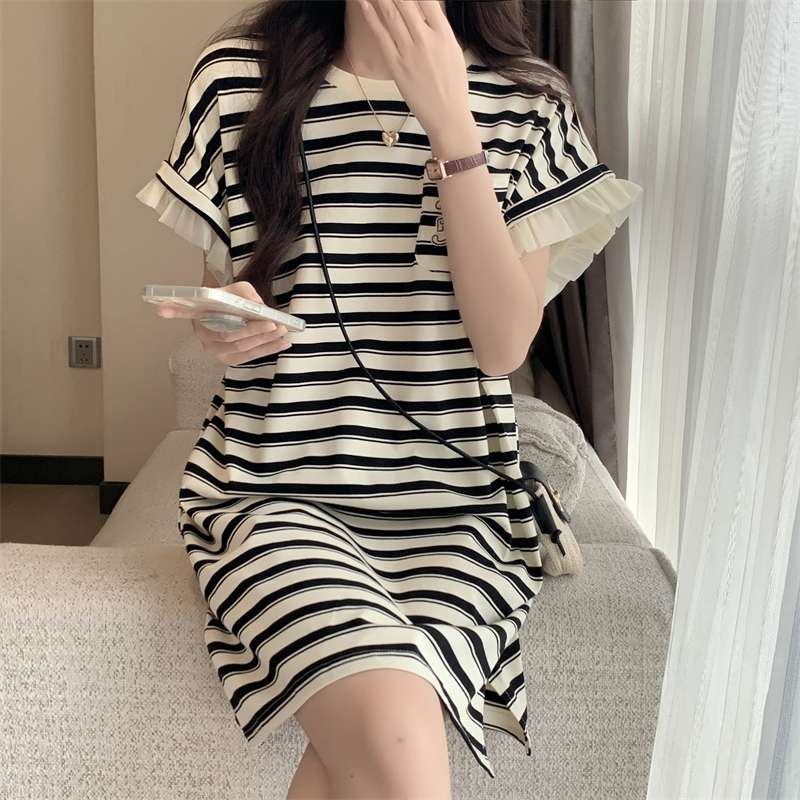 フリル袖ボーダーゆったりワンピース ボーダー服