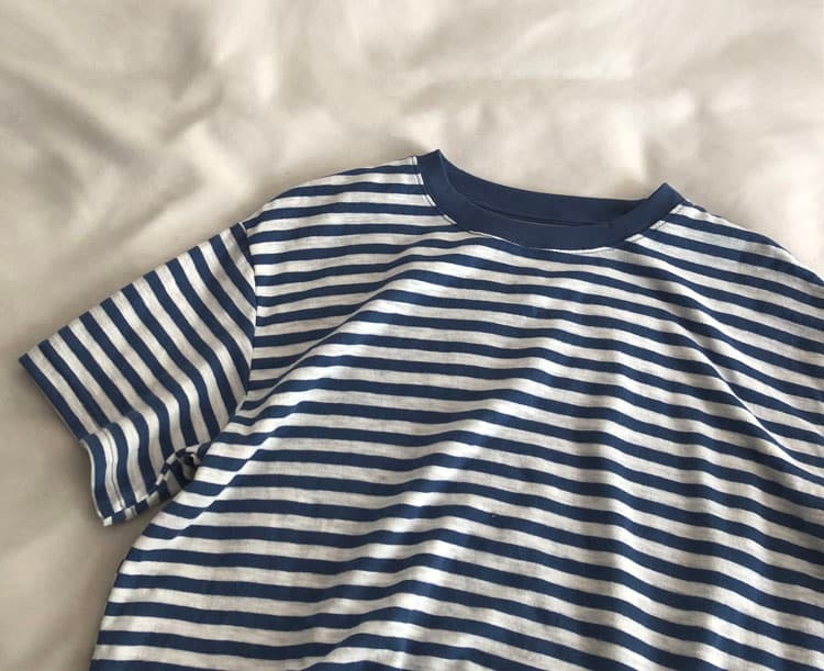 ボーダー服 シンプル爽やか 細ボーダークルーネック