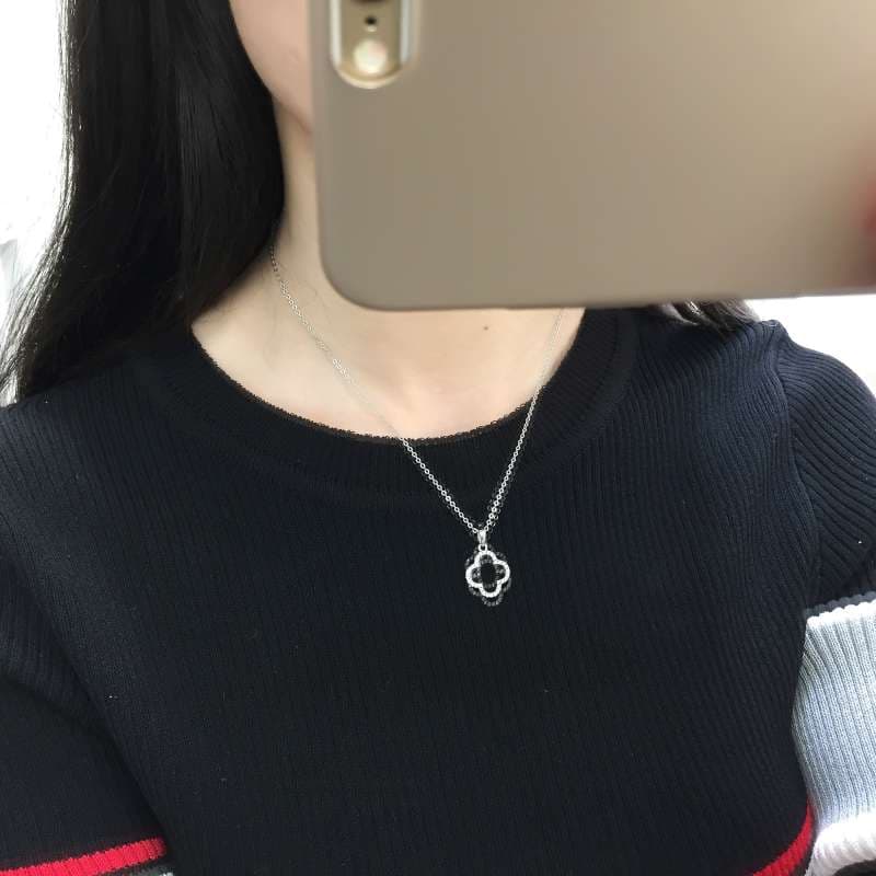 細身シルエットのボーダーニットトップス ボーダー服
