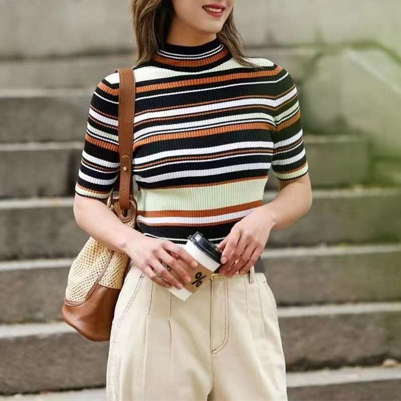 マルチボーダー柄リブ編みハイネックニット ボーダー服