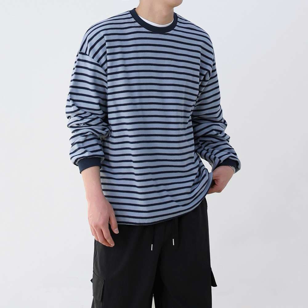ゆったりシルエットのボーダー長袖Tシャツ ボーダー服