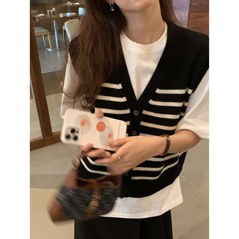 ボーダー柄ニットベスト ボーダー服